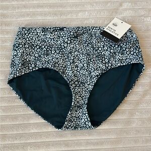 Senita Athletics Black and White Patterned Shorts